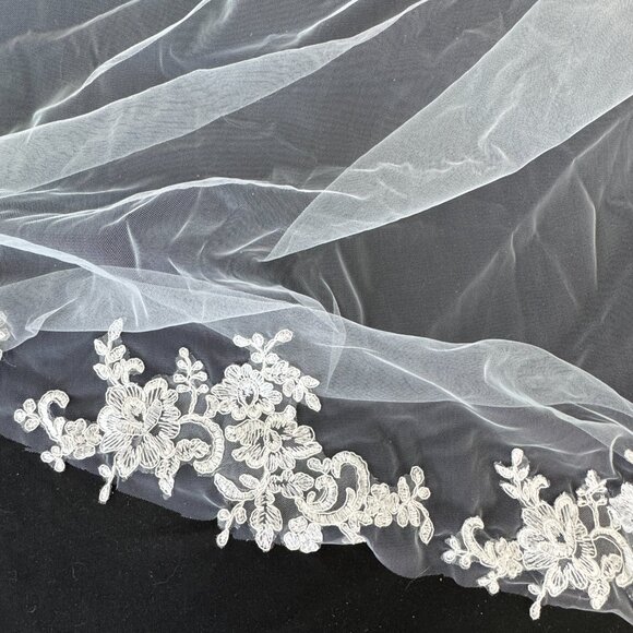 Brand new with tag Two layers applique lace long veil main image 9